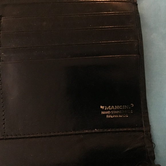 Mancini Women’s Black Trifold Wallet - Picture 3 of 5